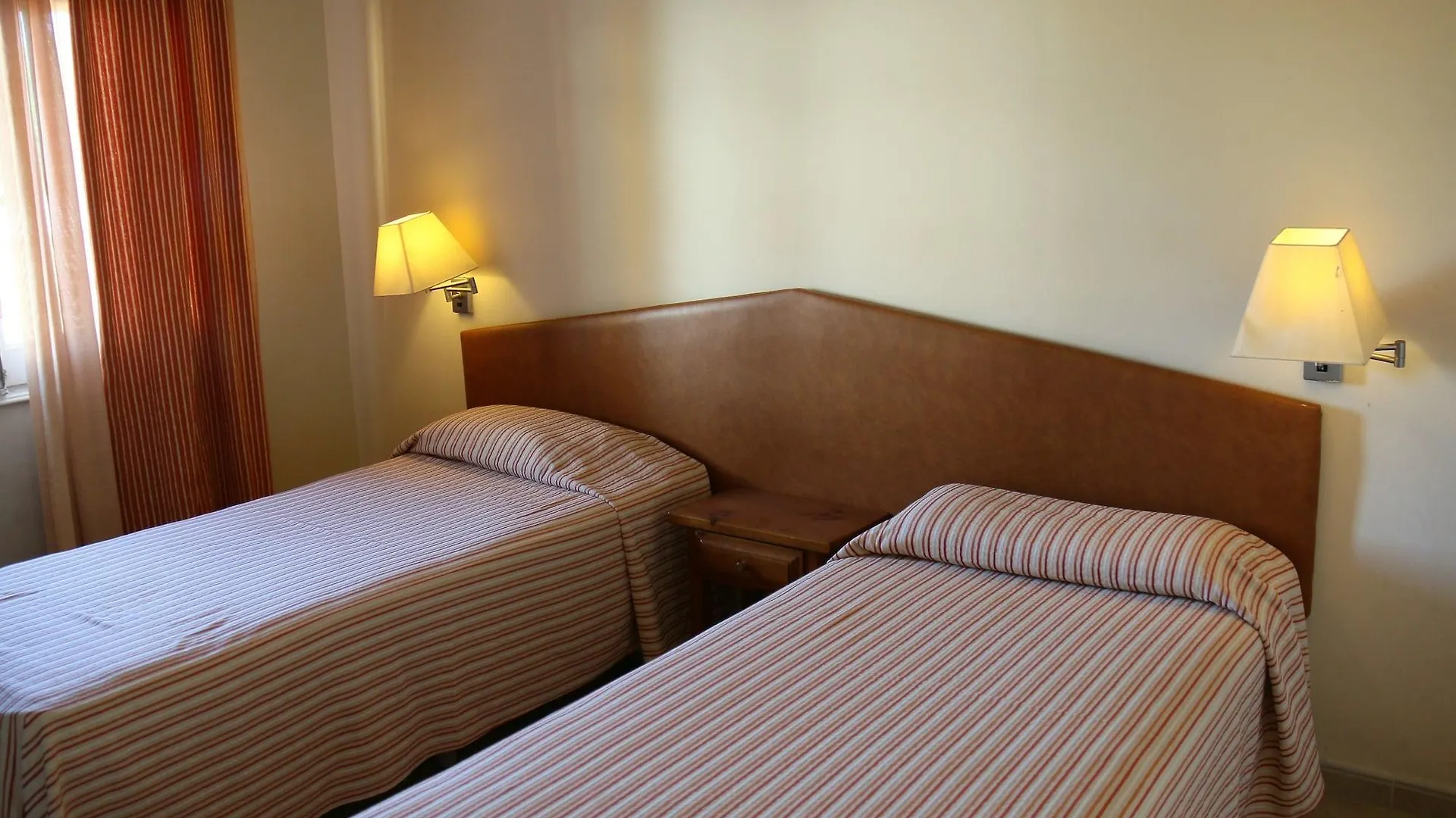Rvapartaments Tropic L'Estartit 0*,  Spanyolország